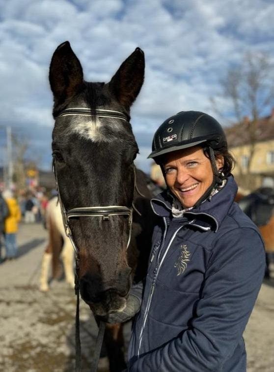 Elisabeth mit Pferd